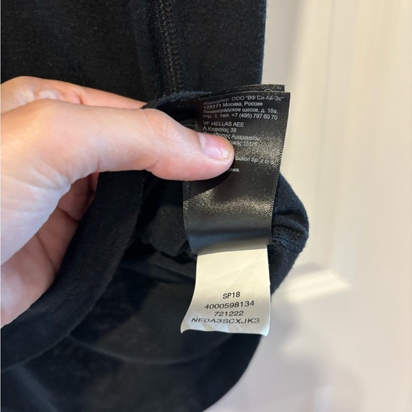 The NorthFace Women’s Flashdry Black Tee size medium - Picture 6 of 7